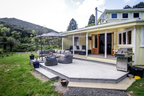 Photo of property in 2 Manawaora Road, Russell, 0272