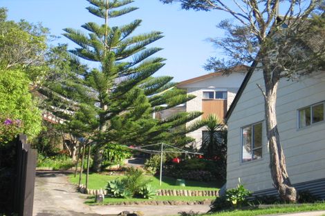 Photo of property in 13 Wirihana Road, Titirangi, Auckland, 0604