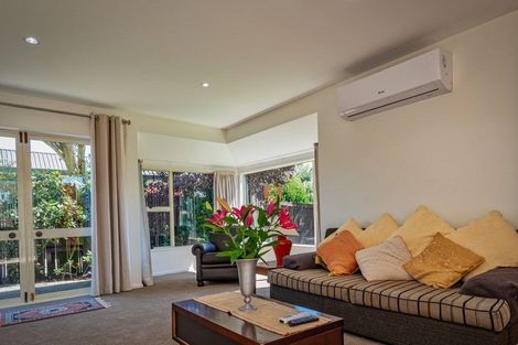 Photo of property in 8 Gatonby Place, Avonhead, Christchurch, 8042