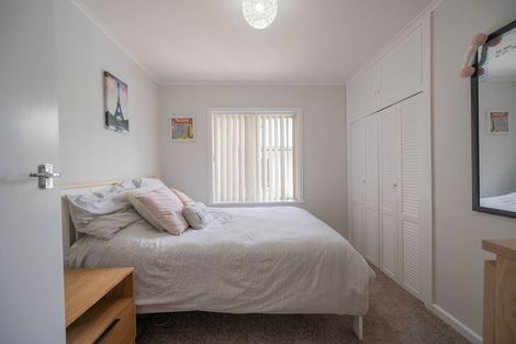 Photo of property in 1 Neeve Place, Taradale, Napier, 4112