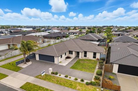 Photo of property in 82 Golden Sands Drive, Papamoa Beach, Papamoa, 3118