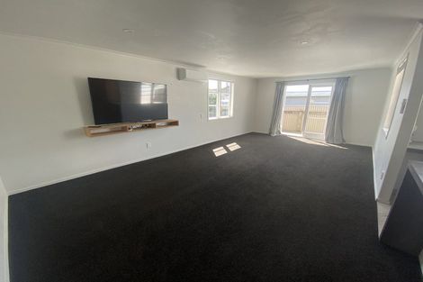 Photo of property in 571a Queen Street East, Levin, 5510