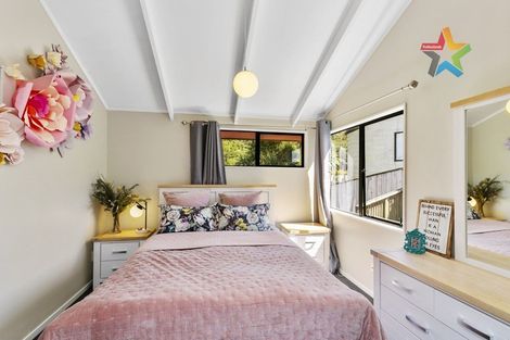 Photo of property in 99 Thurleigh Grove, Karori, Wellington, 6012