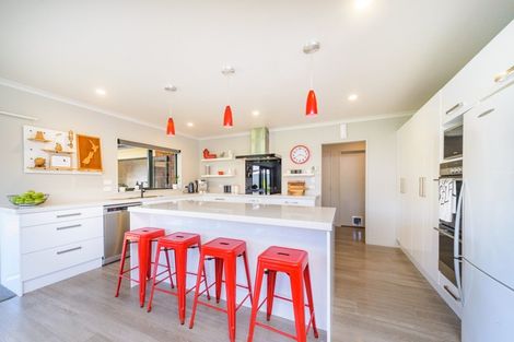Photo of property in 18 Daniel Place, Kelvin Grove, Palmerston North, 4414
