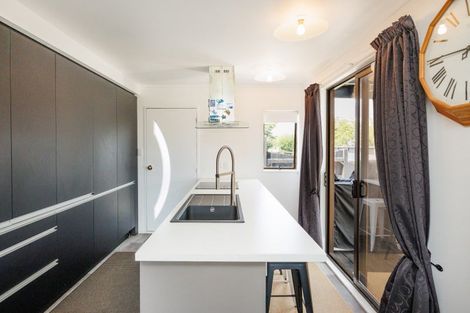 Photo of property in 9 Denver Place, Milson, Palmerston North, 4414