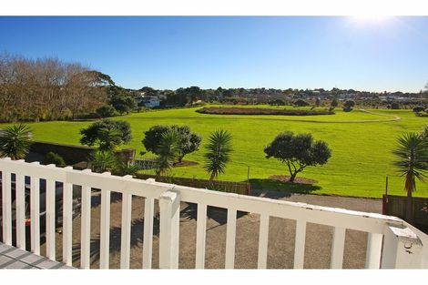 Photo of property in 16 Beaufort Place, Papatoetoe, Auckland, 2025