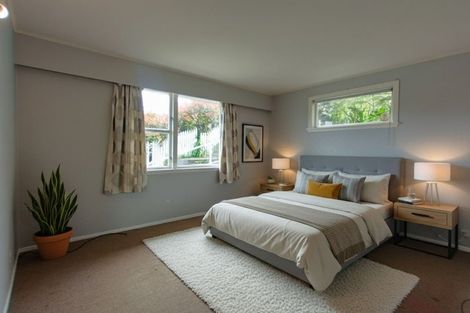 Photo of property in 32 Castle Crescent, Stokes Valley, Lower Hutt, 5019