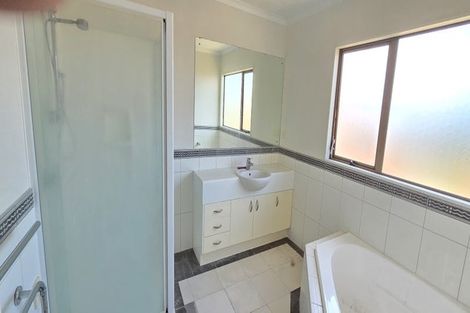 Photo of property in 12 Glanmire Place, Flat Bush, Auckland, 2016