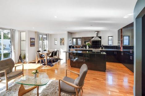 Photo of property in 32 Kilmarnock Street, Riccarton, Christchurch, 8011