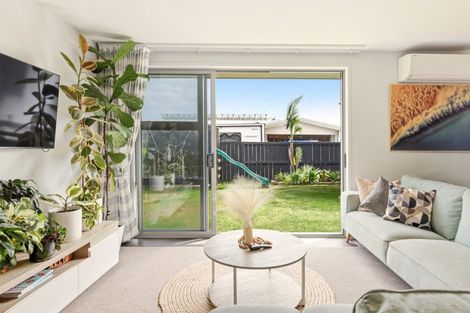 Photo of property in 11 Coutts Street, Papamoa Beach, Papamoa, 3118