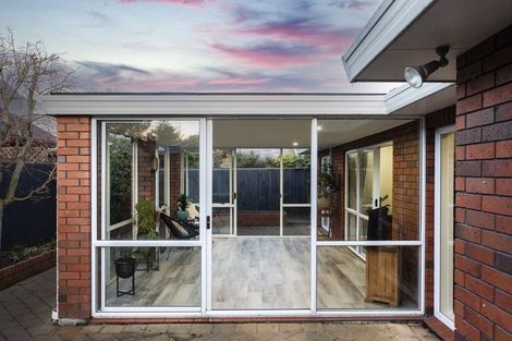 Photo of property in 2/3 Inglewood Place, Avonhead, Christchurch, 8042