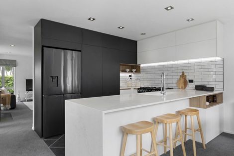 Photo of property in 5 Millpond Place, Parklands, Christchurch, 8083