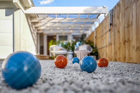 Photo of property in 2/4 Beach Road, Orewa, 0931