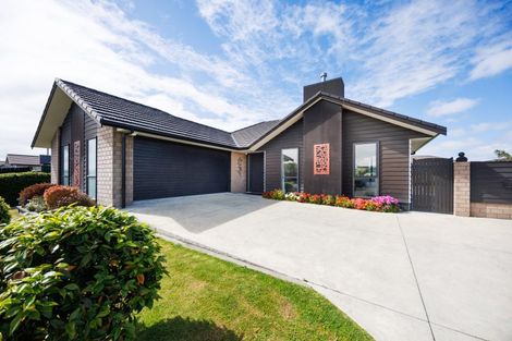 Photo of property in 54 Rosalie Terrace, Kelvin Grove, Palmerston North, 4414