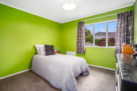 Photo of property in 2 Portage Place, Whitby, Porirua, 5024