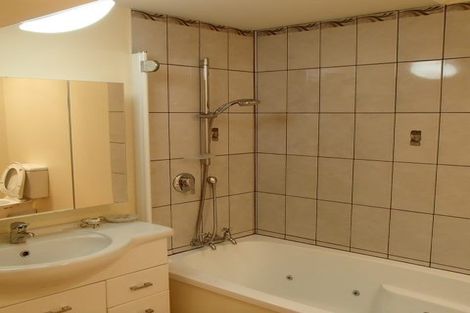 Photo of property in 52 Mitchell Street, Brooklyn, Wellington, 6021