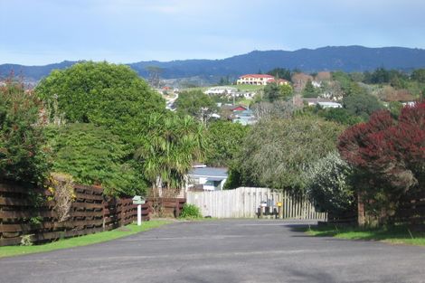 Photo of property in 35 Donovan Avenue, Massey, Auckland, 0614