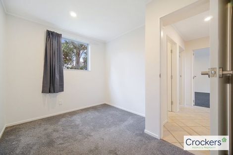 Photo of property in 2/75 Atkinson Road, Titirangi, Auckland, 0604