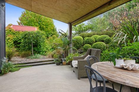 Photo of property in 2 Laly Haddon Place, Matakana, 0985