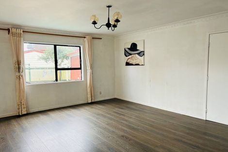 Photo of property in 5 Penruddocke Road, Half Moon Bay, Auckland, 2012