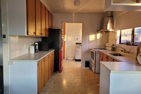 Photo of property in 94 Roberts Road, Te Atatu South, Auckland, 0610