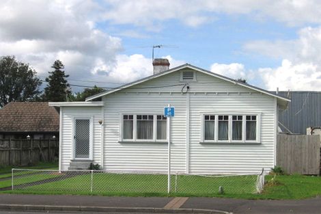 Photo of property in 619 Te Atatu Road, Te Atatu Peninsula, Auckland, 0610