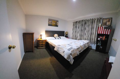 Photo of property in 2/34 Manuroa Road, Takanini, 2112