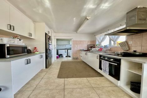 Photo of property in 365 Bucklands Beach Road, Bucklands Beach, Auckland, 2012