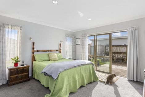 Photo of property in 8 Saint Clair Place, Papamoa Beach, Papamoa, 3118