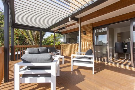 Photo of property in 121 Forrest Hill Road, Forrest Hill, Auckland, 0620