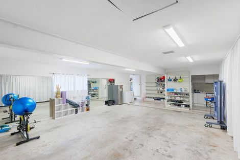 Photo of property in 177 West Harbour Drive, West Harbour, Auckland, 0618