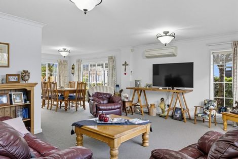 Photo of property in 49 Chateau Crescent, Rangatira Park, Taupo, 3330
