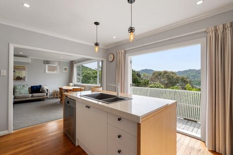 Photo of property in 16 Waru Street, Khandallah, Wellington, 6035