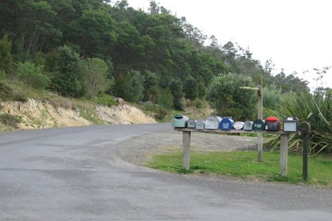 Photo of property in 32 Sarahs Hill, Hahei, Whitianga, 3591