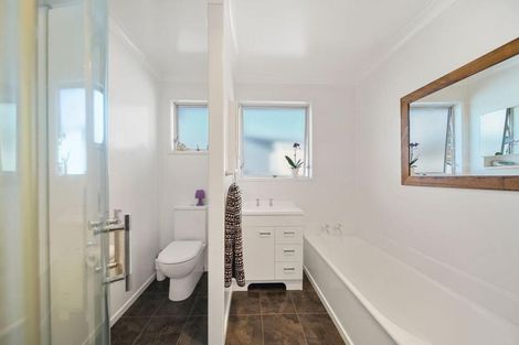 Photo of property in 9 Pixie Place, Pakuranga Heights, Auckland, 2010