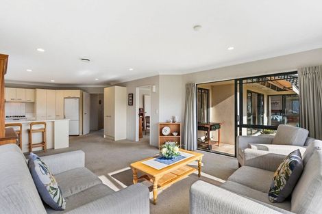 Photo of property in 12 Mohill Place, East Tamaki Heights, Auckland, 2016