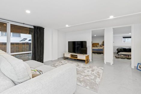 Photo of property in 37a Bradbury Road, Botany Downs, Auckland, 2010