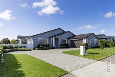 Photo of property in 41 Pohutukawa Parade, Riverhead, 0820