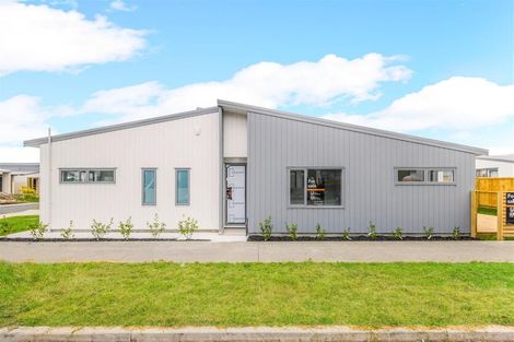 Photo of property in 22 Fredrick Hanson Road, Papakura, 2110
