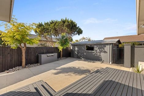 Photo of property in 1/102a Queenspark Drive, Parklands, Christchurch, 8083