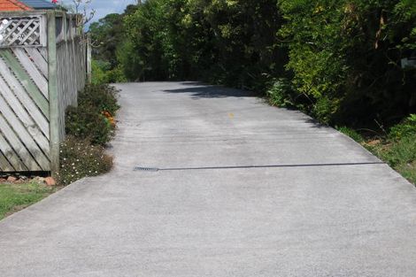 Photo of property in 2/158 Cliff View Drive, Green Bay, Auckland, 0604