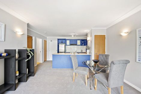 Photo of property in Endeavour Apartments, 21/125u Thorndon Quay, Pipitea, Wellington, 6011