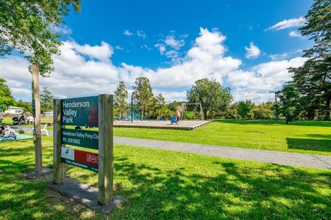 Photo of property in 176 Henderson Valley Road, Henderson, Auckland, 0612