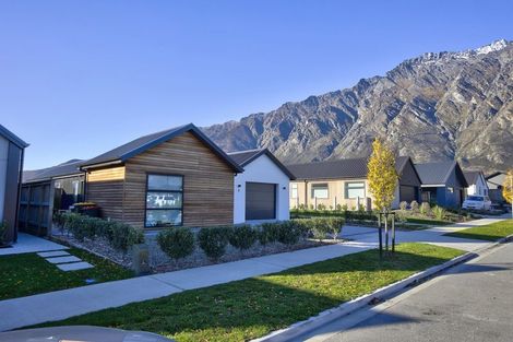 Photo of property in 8 Barn Road, Jacks Point, 9371