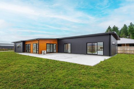 Photo of property in 8 Miles Lane, Carterton, 5713