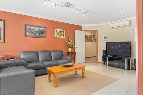 Photo of property in 3 Wiltshire Drive, Huntington, Hamilton, 3210