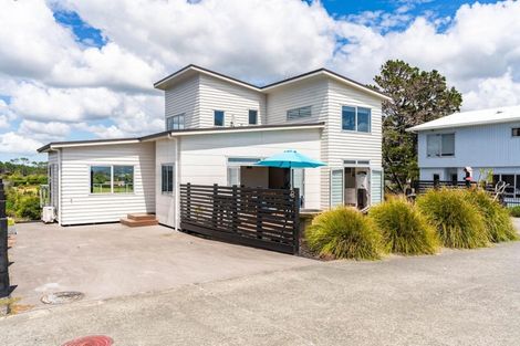 Photo of property in 8 Cornwall Way, Mangawhai Heads, Mangawhai, 0505