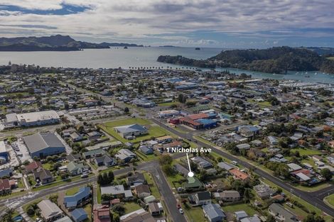 Photo of property in 1 Nicholas Avenue, Whitianga, 3510