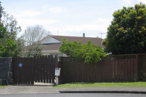 Photo of property in 9 Pureora Place, Clendon Park, Auckland, 2103
