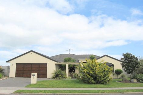 Photo of property in 98 Santa Monica Drive, Papamoa Beach, Papamoa, 3118